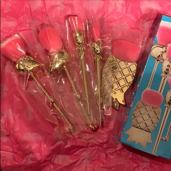 NIB Tarte Let's Flamingle 5-Piece Brush Set - Picture 2 of 6